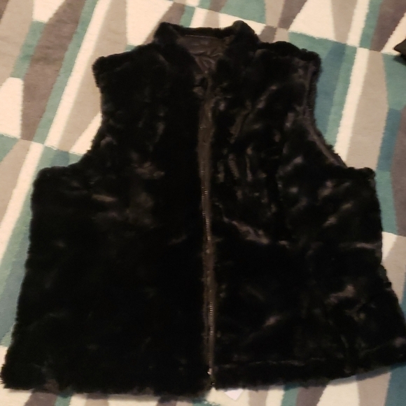 Nwt NICOLE MILLER reversible faux fur vest - Picture 2 of 5